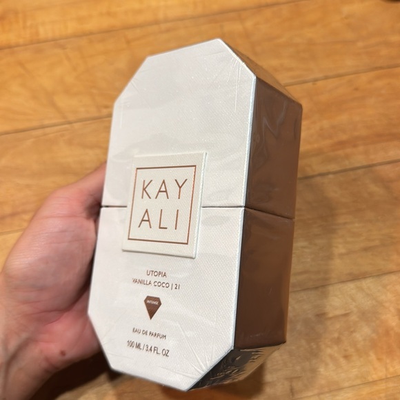 NWT KAYALI Utopia vanilla coconut perfume 3.4 FL OZ - Picture 8 of 10